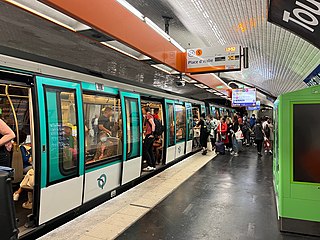 Gare du Nord stasiun kereta api di Prancis.