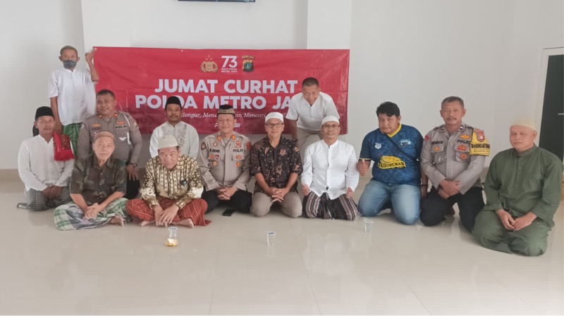 Polsek Bantargebang menggelar kegiatan Jumat Curhat Polda Meteo Jaya, Jumat (13/1/2023). Foto: istimewa.