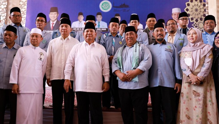 Ustadz Das`ad Latief saat bersama Prabowo Subianto Djojohadikusumo.