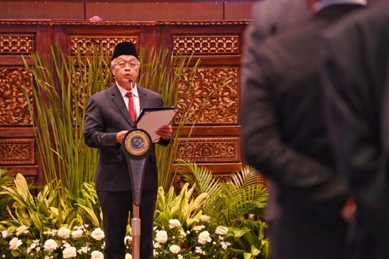 Sesjen Kemenhub Novie Riyanto saat melantik dan mengukuhkan pejabat di lingkungan Kemenhub