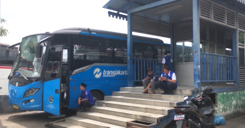 Halte bus Transjakarta di Terminal Induk Kota Bekasi beroperasi kembali, Senin (16/1/2023). Foto: BeritaTrans.com.