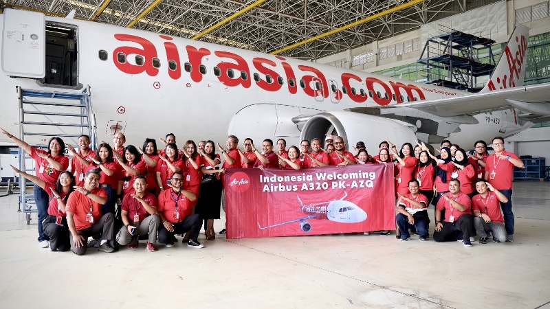 Tim AirAsia Indonesia sambut kedatangan armada