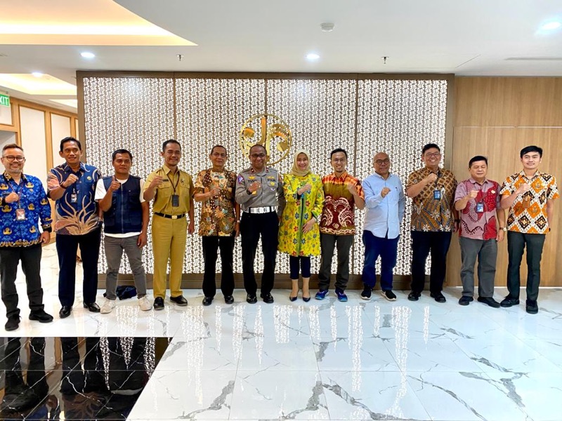 Focus Group Discussion (FGD) terkait implementasi UU 22 Tahun 2009 tentang Lalu Lintas dan Angkutan Jalan, khususnya pasal 74 tentang penghapusan data registrasi kendaraan bermotor bagi penunggak pajak. Foto: istimewa.
