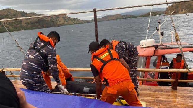 Tim KSOP Labuan Bajo evakuasi kapal kecelakaan
