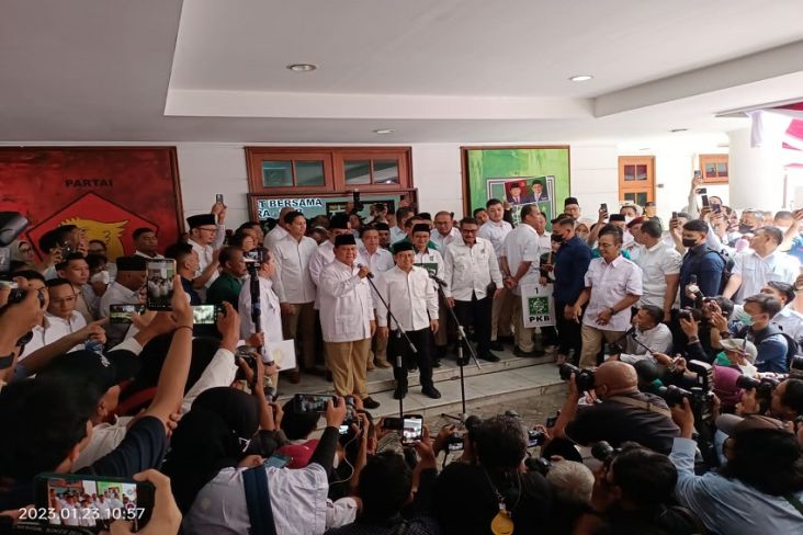 Ketua Umum Partai Gerindra Prabowo Subianto dan Ketua Umum PKB Muhaimin Iskandar (Cak Imin) saat meresmikan Sekber Gerindra-PKB.