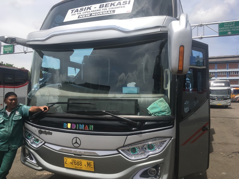 Bus baru PO Budiman di Terminal Induk Kota Bekasi. Foto: BeritaTrans.com.