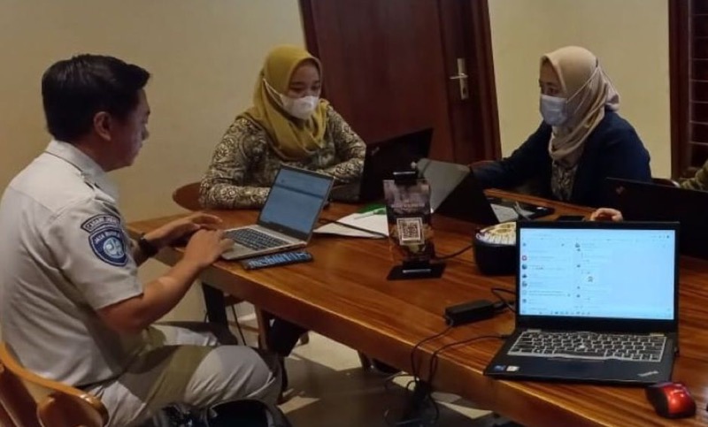PT Jasa Raharja Perwakilan Bandung dan PT BPJS Kesehatan Kota Bandung melakukan rekonsiliasi terhadap data klaim dispute Kasus Kecelakaan Lalulintas, Kamis (26/1/2023). Foto: istimewa.