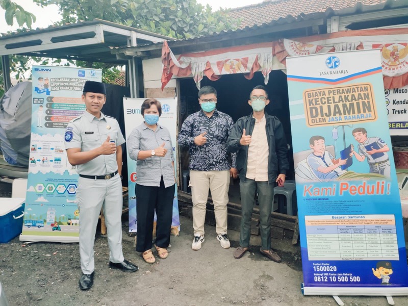 PT Jasa Raharja Cabang Utama Jawa Barat melaksanakan pemeriksaan kesehatan gratis di Terminal Cangkorah, Cimahi pada hari Sabtu (04/02/2023). Foto: istimewa.