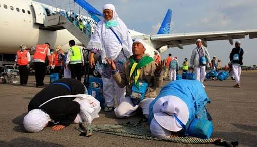 Jamaah haji tiba kembali ke Tanah Air dengan pesawat Garuda Indonesia(dok)