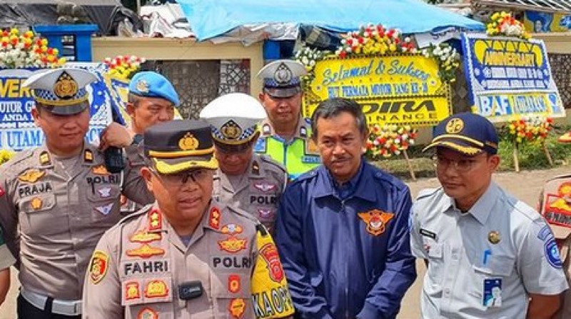 PT Jasa Raharja Perwakilan Indramayu menghadiri kegiatan lanjutan coaching clinic ‘Safety Riding & Safety Driving’ yang diselenggarakan Polres Indramayu di Sport Center Kabupaten Indramayu, Minggu (19/2/2023). Foto: istimewa.