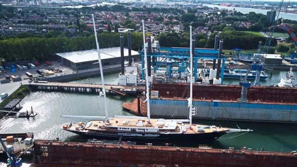 Koru, kapal pesiar milik pendiri Amazon Jeff Bezos mulai berlayar. Koru akan menjadi kapal pesiar dengan layar terbesar di dunia.