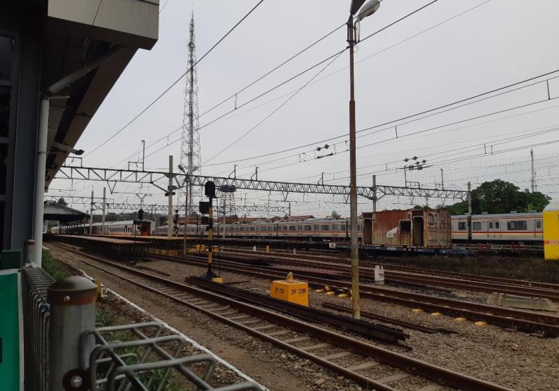 Jalur KA di Stasiun Rangkasbitung.