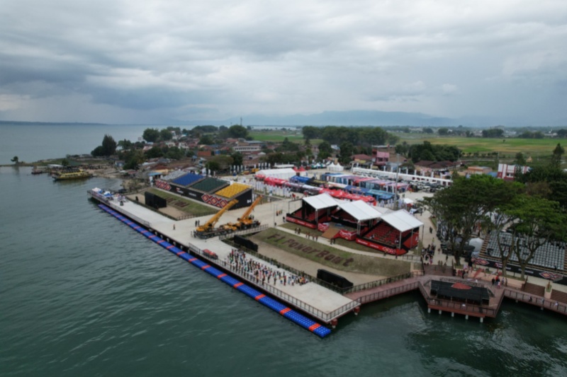 Danau Toba dan F1 Powerboat
