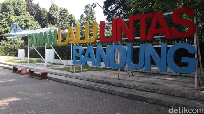 Taman Lalu Lintas Bandung.