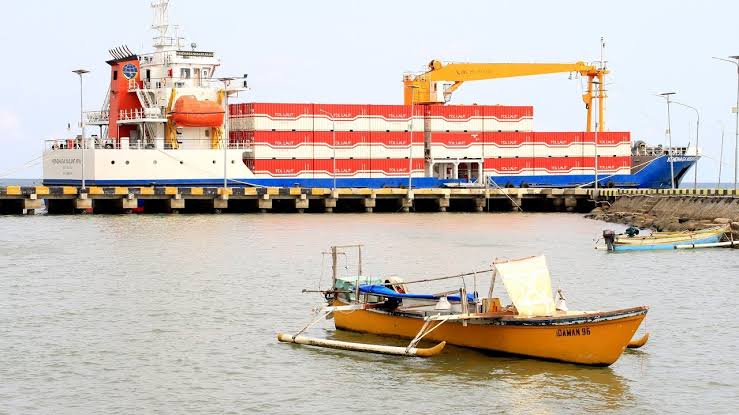 Angkutan laut logistik