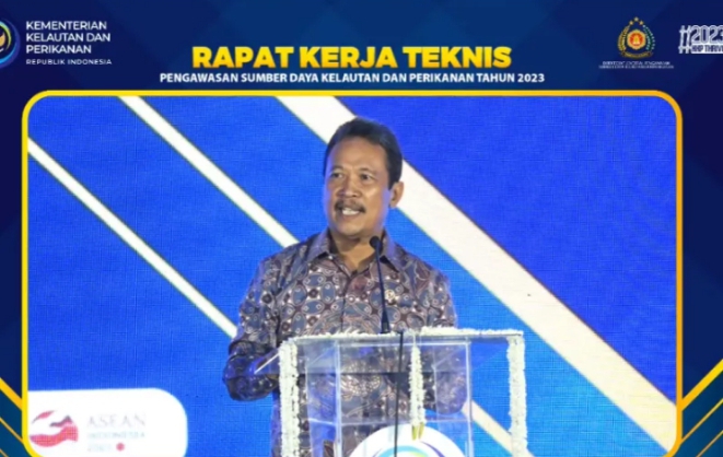 Tangkapan layar Menteri Kelautan dan Perikanan Sakti Wahyu Trenggono dalam Rapat Kerja Teknis Pengawasan Sumber Daya Kelautan dan Perikanan Tahun 2023, Selasa (7/3/2023). (ANTARA/Youtube Ditjen PSDKP)