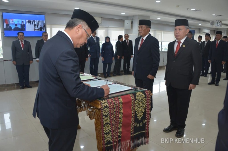 Sesjen Kemenhub saat pelantikan di Jakarta, Selasa (7/3/2023) (ist)