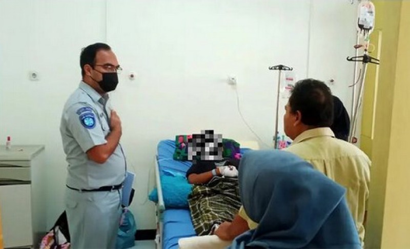 Kepala Jasa Raharja Perwakilan Sukabumi melakukan kunjungan ke salah satu Rumah Sakit di Wilayah Kerja Perwakilan Sukabumi, Selasa (7/3/2023). Foto: istimewa.