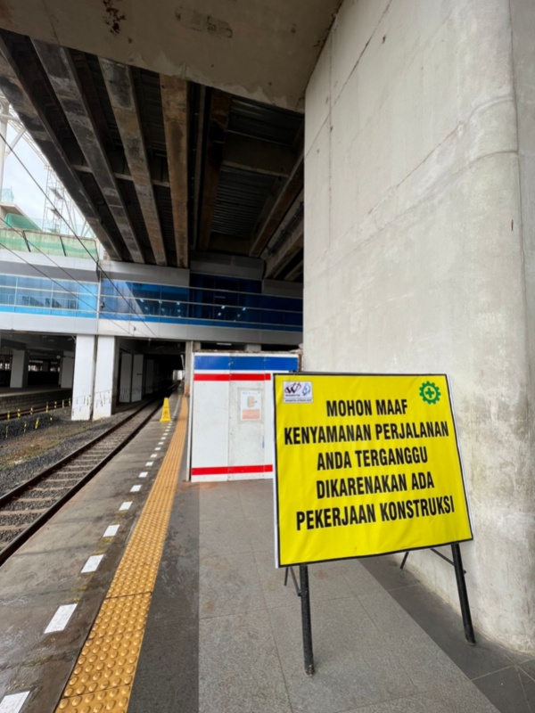 Suasana di Stasiun Manggarai