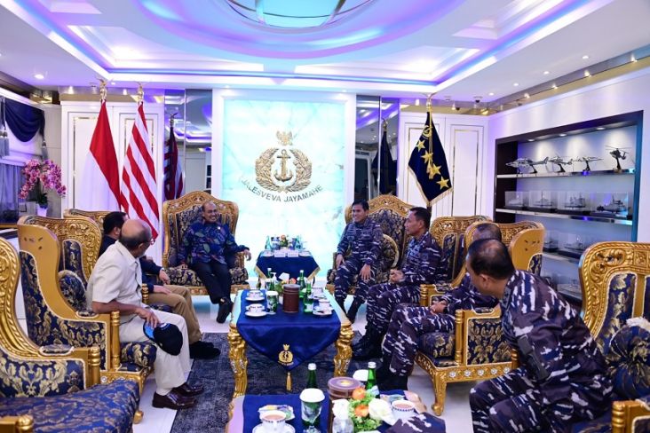 Kepala Staf Angkatan Laut (KSAL) Laksamana TNI Muhammad Ali menerima menerima kunjungan dari Kepala Badan Keamanan Laut (Bakamla) Laksamana Madya TNI Aan Kurnia dan Wakil Ketua DPD RI Letjen TNI Mar (Purn) Nono Sampono. 