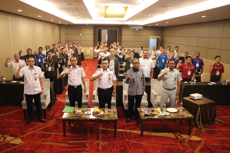 Jasa Raharja Jawa Barat Hadir di Giat Peningkatan Kualitas Mental dan Disiplin Pengemudi Angkutan Orang. Foto: istimewa.