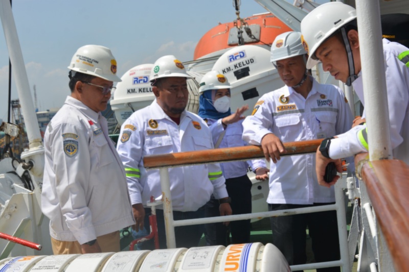 Uji petik kapal laut di Pelabuhan Tanjung Priok