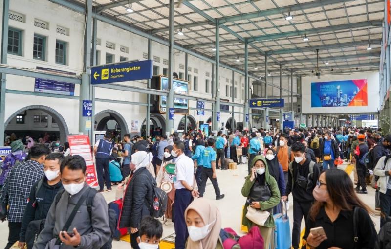 Suasana di stasiun keberangkatan KA Jarak Jauh. (Foto/dok.KAI)