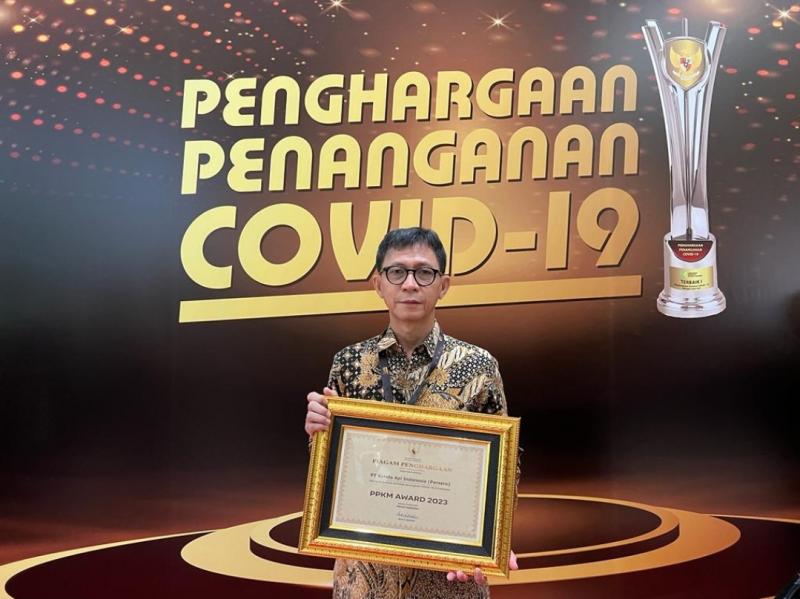 Direktur Niaga KAI - Hadis Surya Palapa menerima penghargaan PPKM Award 2023 di Gedung Dhanapala Kementerian Keuangan, Jakarta Pusat, pada Senin (20/3/2023). Penganugerahan penghargaan ini dihadiri oleh Presiden RI -Joko Widodo beserta sebagian menteri Kabinet Indonesia Maju.