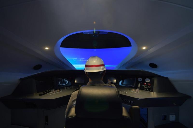 Simulator Electric Multiple Unit untuk pelatihan para masinis KCJB.