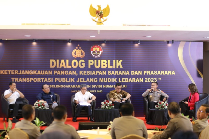 Divhumas Mabes Polri menggelar Dialog Publik terkait Keterjangkauan Pangan, Kesiapan Sarana dan Prasarana Transportasi Publik.