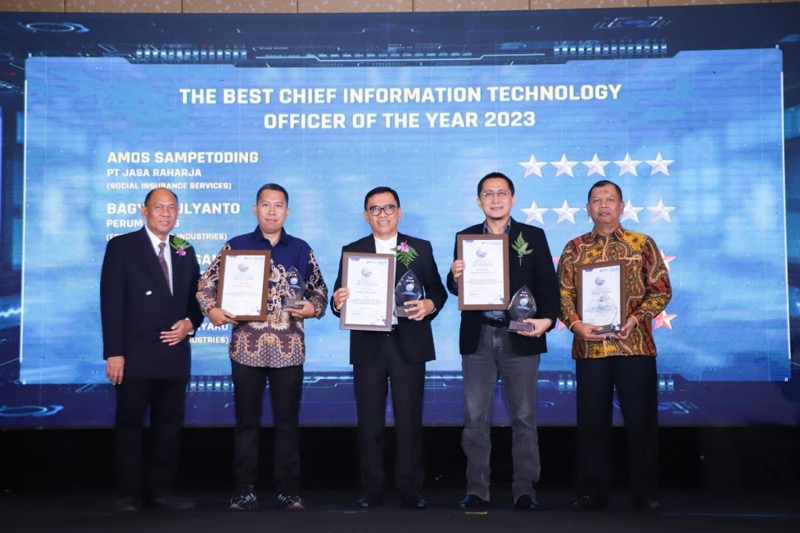 Jasa Raharja berhasil meraih tiga penghargaan bergengsi dalam ajang Digital Technology & Innovation Award (Digitech) 2023, yang diselenggarakan Majalah Itech di Jakarta, Rabu (29/03/2023). Foto: istimewa.
