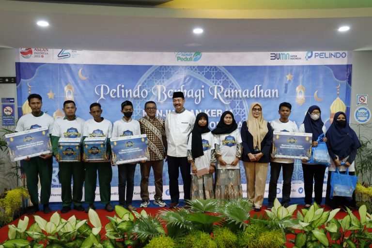 Program TJSL Pelindo Regional 4 Tebar Santunan