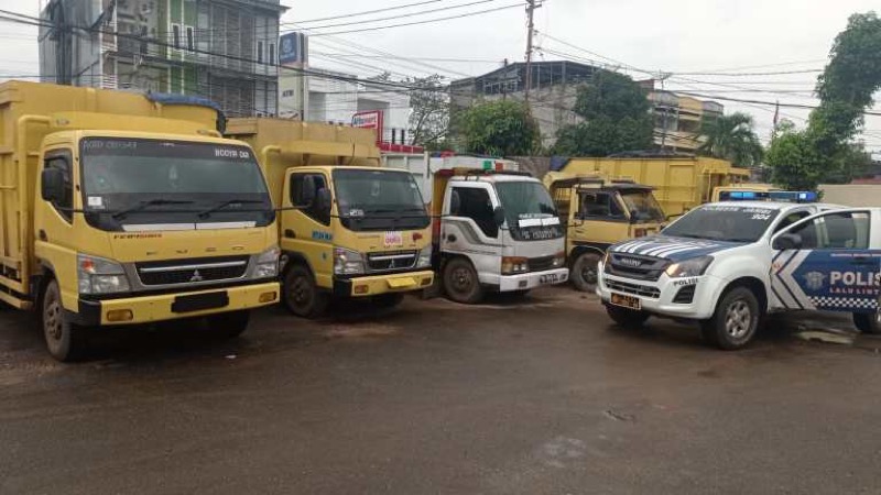 Satlantas Polresta Jambi telah melakukan penindakan sebanyak 22 truk. Foto: istimewa.