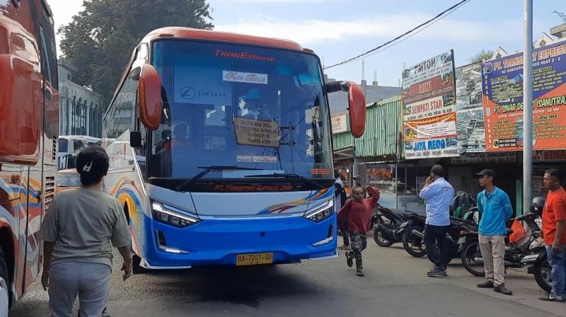 Tiket bus di Terminal Induk Kota Bekasi sudah mulai mengalami penyesuaian tarif secara bertahap menjelang Lebaran.  