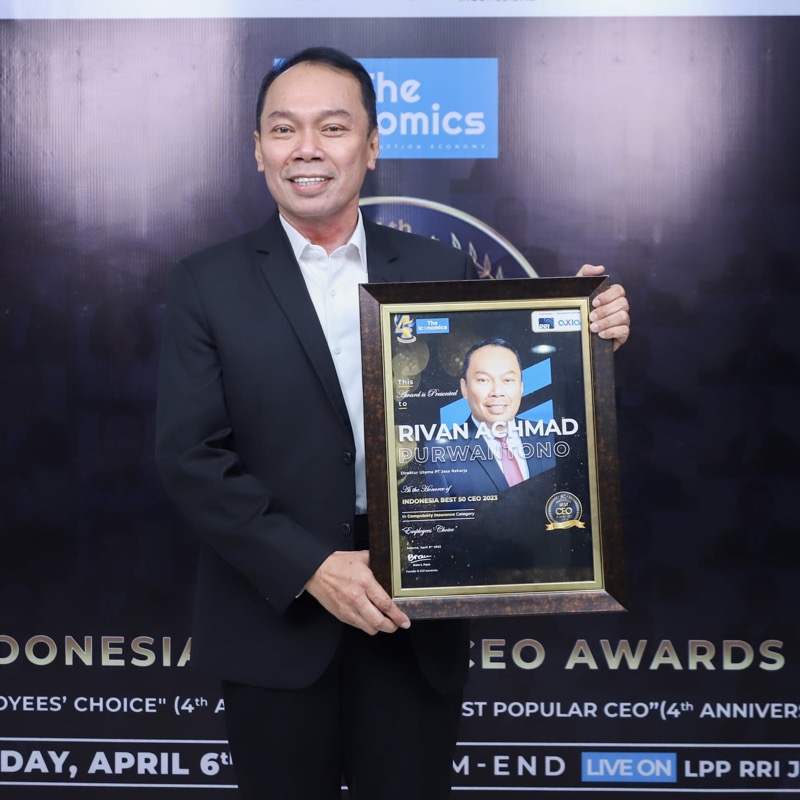 Direktur Utama Jasa Raharja Rivan A. Purwantono dinobatkan sebagai chief executive officer (CEO) terbaik dalam ajang Indonesia Best 50 CEO 2023 kategori Compulsory Insurance, yang digelar The Iconomics. Foto: istimewa.