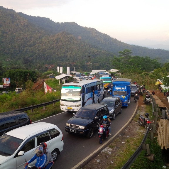 Jalur Lingkar Gentong, Kadipaten, Tasikmalaya. Foto: istimewa.