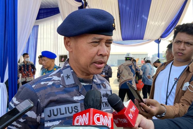 Kepala Dinas Penerangan Angkatan Laut (Kadispenal) Laksma Julius Widjojono saat ditemui di Tanjung Priok, Jakarta Utara, pada Selasa (7/3/2023)
