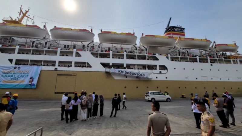 Kapal KM Dohonsolo tiba di Pelabuhan Tanjung Priok