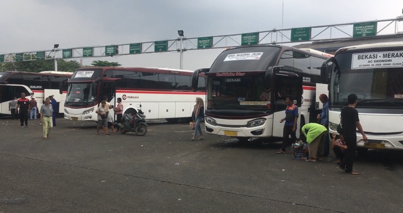 Terminal Induk Kota Bekasi saat libur panjang lebaran berakhir, Selasa (2/5/2023).