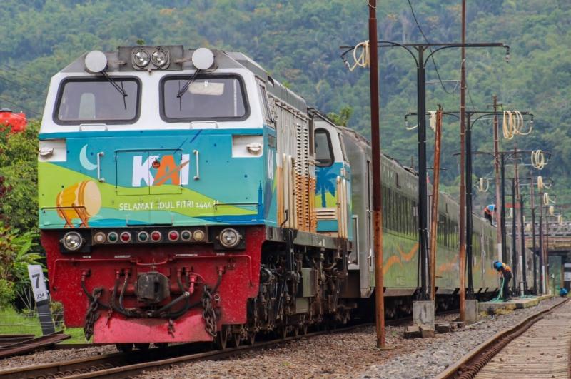 Kereta api dengan livery khusus Lebaran Idul Fitri. (Ist)