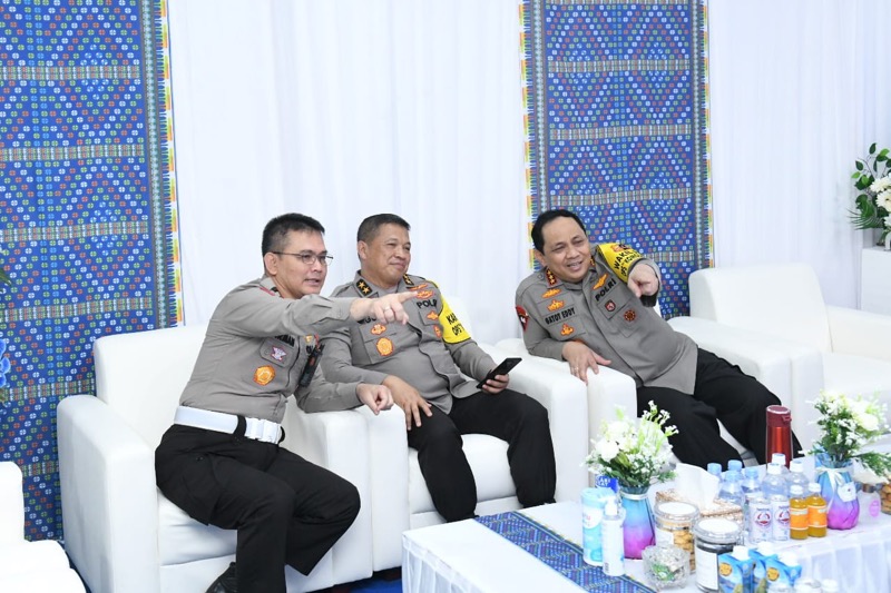 Wakapolri Komjen Pol Gatot Eddy Pramono didampingi Asops Kapolri Irjen Pol Agung Setya Imam Effendi dan Kakorlantas Polri Irjen Pol Firman Shantyabudi. Foto: istimewa.