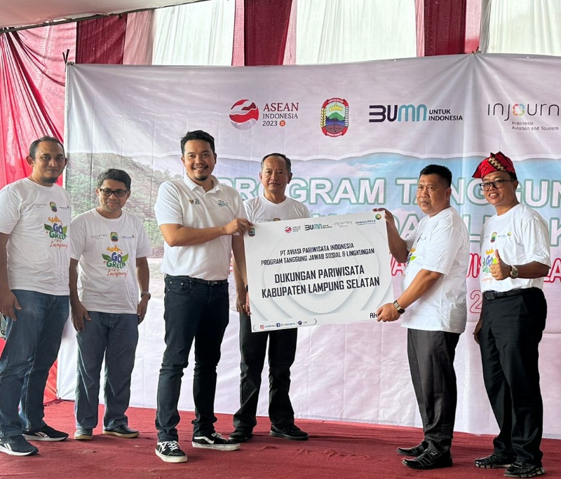 Penanaman 3.000.pohon secara simbolis di Lampung 