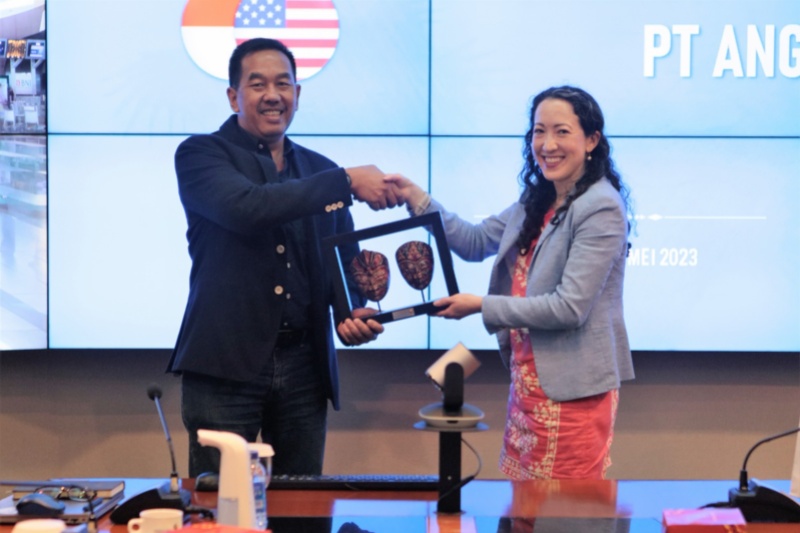 Presidr Angkasa Pura II dan Senior Country  Indo Pacific Region USTDA