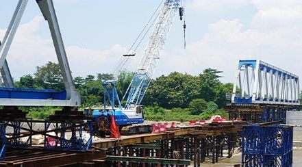 Pembangunan jalur ganda kereta api di lintas Mojokerto.