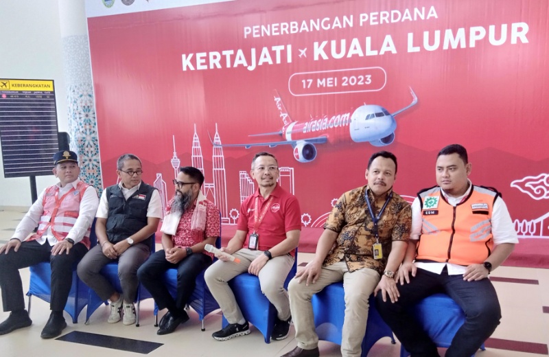 Konores penerbangan perdana Kertajati-Kuala Lumpur