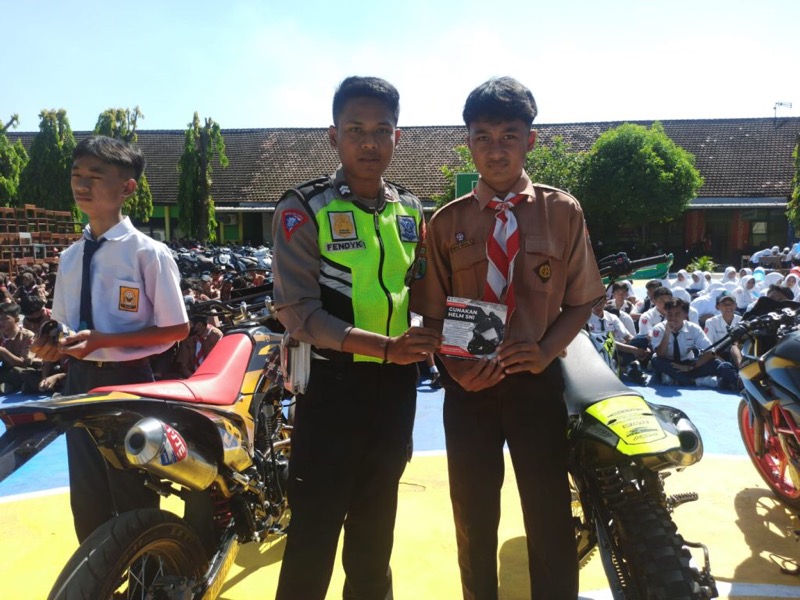 Razia knalpot racing pihak satlantas Polres Lumajang bekerjasama Dinas Pendidikan Kabupaten Lumajang. Foto: istimewa.