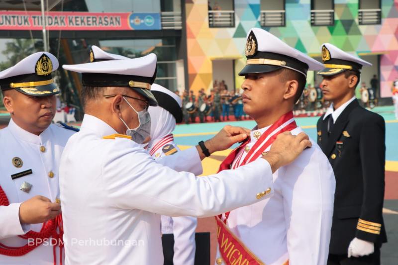 Wisuda di STIP Jakarta