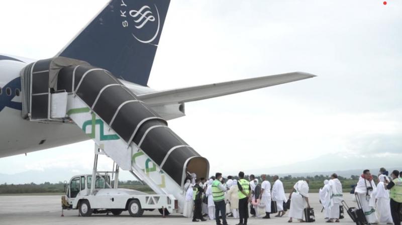 Situasi keberangkatan Calon Jamaah Haji tahun 2022 di bandara Angkasa Pura I