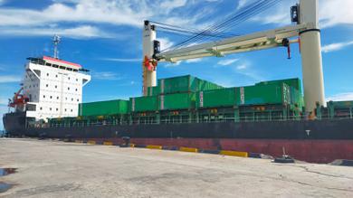 KAI Logistik kini menawarkan layanan freight forwarding untuk konektivitas antar pulau. (Dok: KAI Logistik)