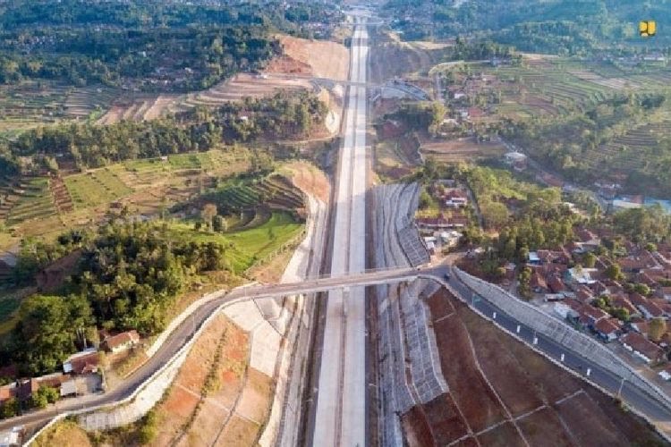 Ilustrasi: Kementerian PUPR targetkan 13 ruas tol baru beroperasi hingga akhir tahun 2023. (Dok. Kementerian PUPR)